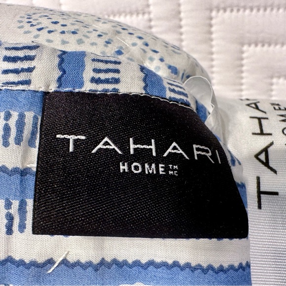 TAHARI Full/Queen Reversible Block Printed Quilt  Blue - Picture 8 of 9